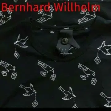 베른하르트 빌헬름 상의 티셔츠 새 자수
