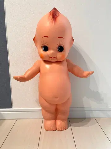 큰 큐피 인형 레트로