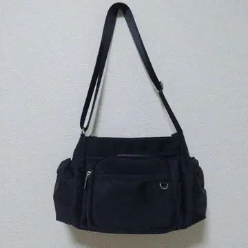 OPAQUE CLIP 블랙 숄더백