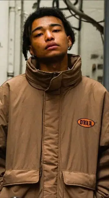 DALL 브라운 다운 자켓