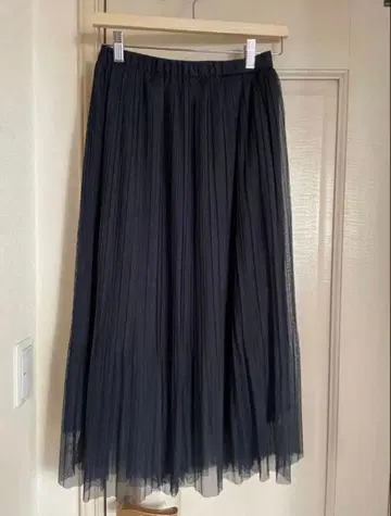 Mila Owen 미라 오웬 튤 플리츠 롱 스커트 네이비