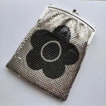 [레어] MARY QUANT 메탈 파우치 실버/블랙 앤티크