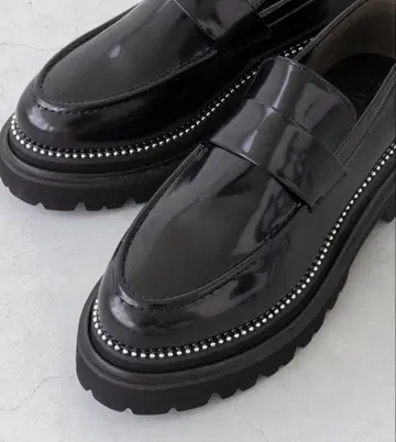 블랙 에나멜 로퍼 통굽 24.5