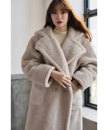 Her lip to Fleur Shearling Boa Coat