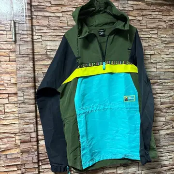 뉴발란스 후드티