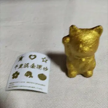 골드 컬러 고양이형 캡슐 토이 자석 포함