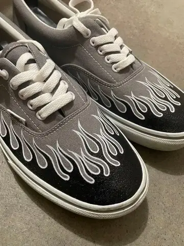 VANS 에라 스니커즈 파이어 패턴