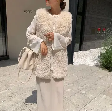 BLATE 복슬복슬 에코 퍼 베스트 시착만 한 상품