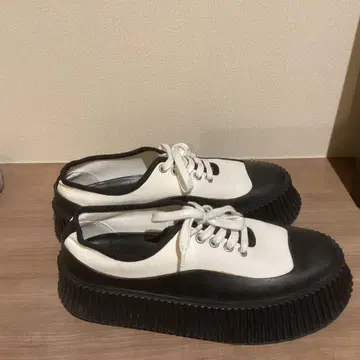 JIL SANDER 통굽 스니커즈 화이트/블랙 37