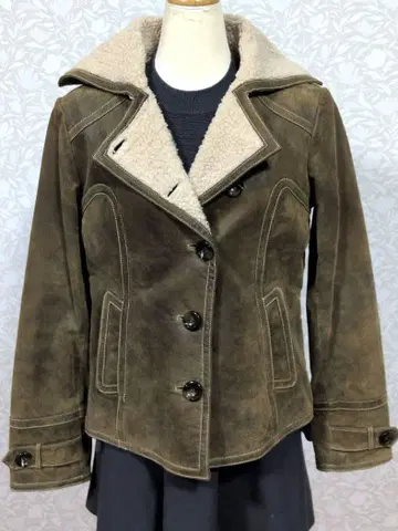 GUESS 카키색 가죽 숏 자켓 천연 가죽