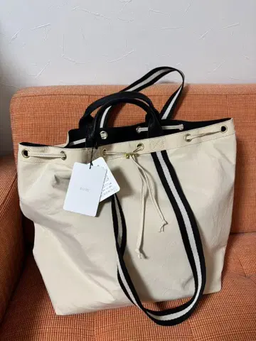 스트라이프 디자인 토트백 아이보리