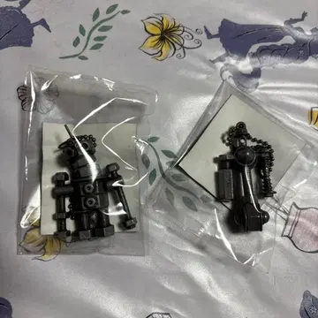 요네즈 켄시 2025 JUNK 가라쿠타 군 키링 2개 [ 미사용품 ]