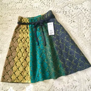 새상품 57,000원 트리코시크 TRICOTCHIC 세련된 니트 스커트