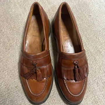 Allen Edmonds Newport 태슬 로퍼 브라운