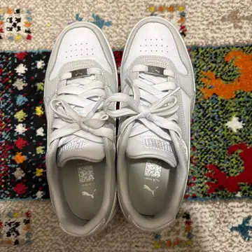 Puma 화이트 로우컷 스니커즈 24.5cm