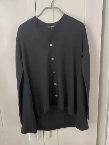 미사용품 파드칼레 V넥 가디건 블랙