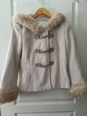 세실 맥비 퍼 달린 더플 코트 베이지