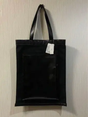 UN3D. 토트백 블랙 가죽 (합성 피혁)