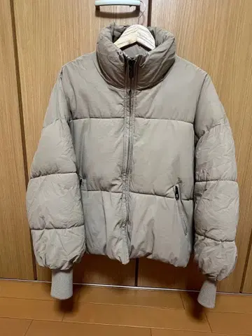 ZARA 베이지 다운 자켓
