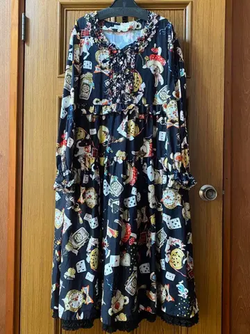 핑크하우스 할로윈 원더랜드 프린트 미디 원피스