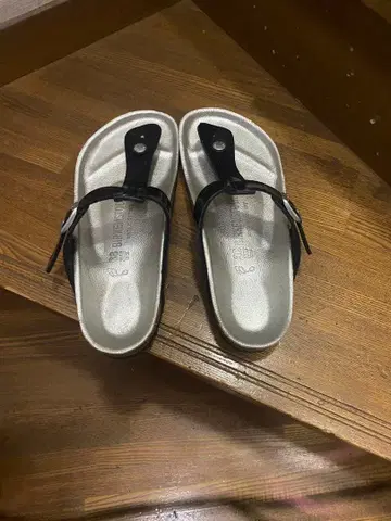 블랙 가죽 플립플랍 백 스트랩 포함