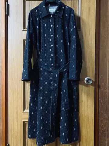 잉게보그 자카드 데님 스텐카라 코트