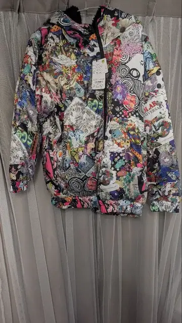 [새상품] 스칼라 컬러풀 그래픽 후드 부착 아우터