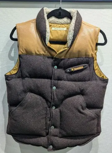 [새상품급] 저널 스탠다드 다운 베스트 옷깃 보아 소재