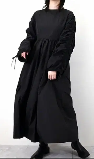 소매 개더 드로스트링 롱 원피스 미사용 새상품 택 포함