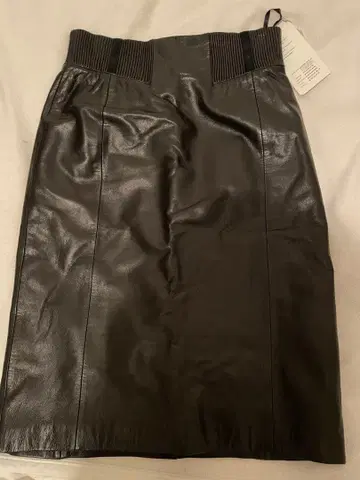 엘레강스 가죽 스커트 40 사이즈 블랙 미사용품