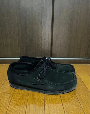 클락스 왈라비 블랙 스웨이드 27.5cm