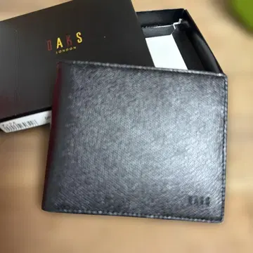 DAKS 블랙 접이식 지갑 새상품급 미사용 박스 포함