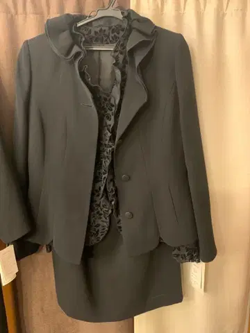 블랙 프릴 포멀 슈트 세트