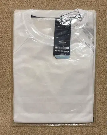 DESCENTE 화이트 속건성 소재 스포츠 웨어 반팔