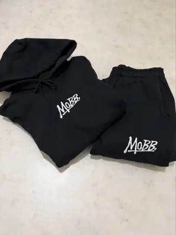 MOBB 로고 맨투맨 셋업