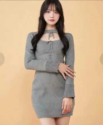 [ 시착만 한 상품 ] 다리치 프론트 오픈 니트 미니 원피스 GRY FL