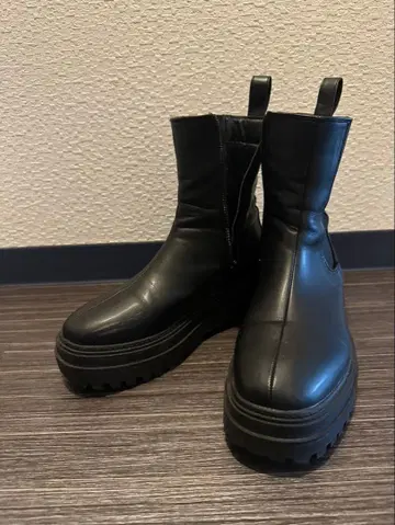 AZUL BY MOUSSY 트랙 밑창 사이드 고어 부츠 블랙