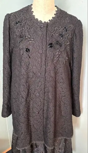 블랙 레이스 노카라 자켓 하프 코트