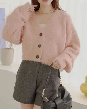 미사용 Chico 배색 버튼 샤기 숏 가디건 핑크