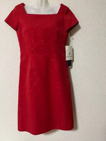 CLATHAS 레드 무릎 기장 반팔 원피스