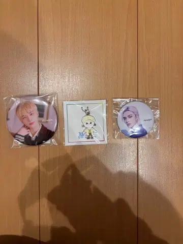 straykids 현진 키링 참 & 캔뱃지