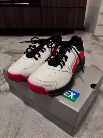 YONEX SHB-03 테니스화 화이트/레드