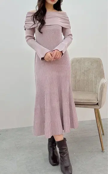 [베이지] MERCURYDUO 오프숄더 머메이드 니트 원피스