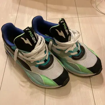 미사용 새상품 PUMA 스니커즈 26.5cm