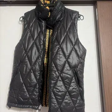 JOYRICHA 블랙 다운 베스트 체인 패턴