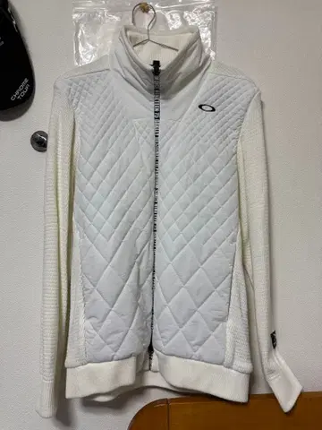 OAKLEY 퍼포먼스 핏 자켓 L 화이트