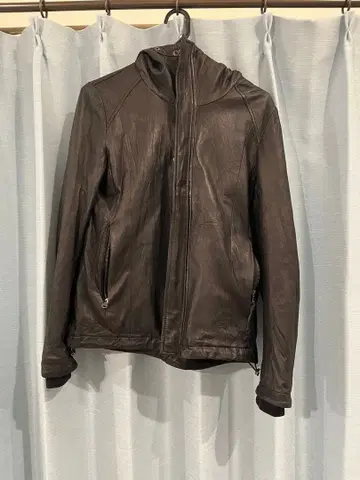 쉽스 제트 블루 후드 부착 블랙 가죽 자켓