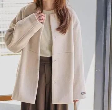 새상품 relume 슈퍼 파인 비버 크루넥 코트