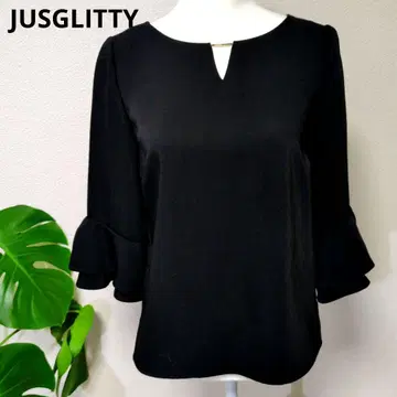 JUSGLITTY 블랙 플레어 슬리브 블라우스