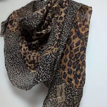 레오파드 무늬 실크 스톨